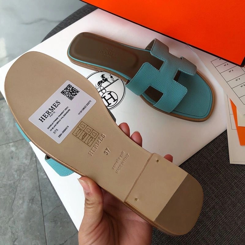 Hermes Oran Slides Women Grain Calfskin In Blue - Image 4