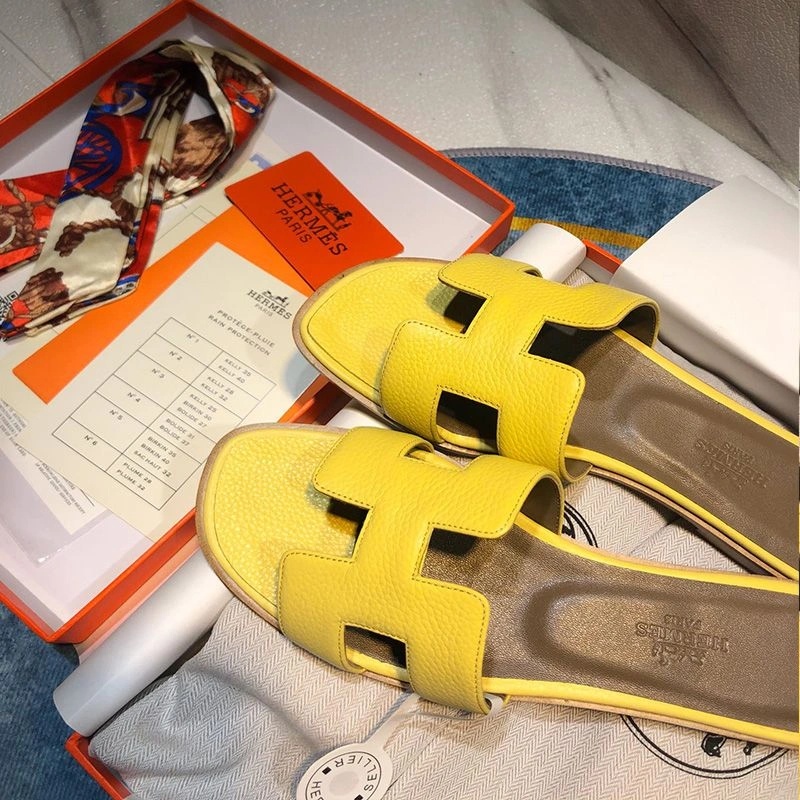 Hermes Oran Slides Women Calf Leather In Yellow - Image 5