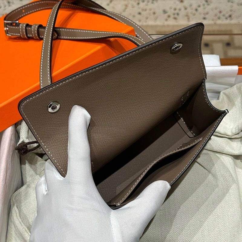 Hermes Hermesnap Wallet Epsom Leather Palladium Hardware In Khaki - Image 5