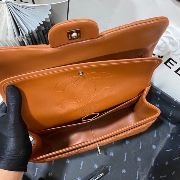 CHANEL FLAP BAG Fashionable 375 - Image 4