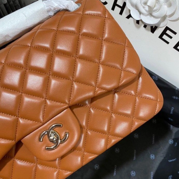 CHANEL FLAP BAG Fashionable 375 - Image 8