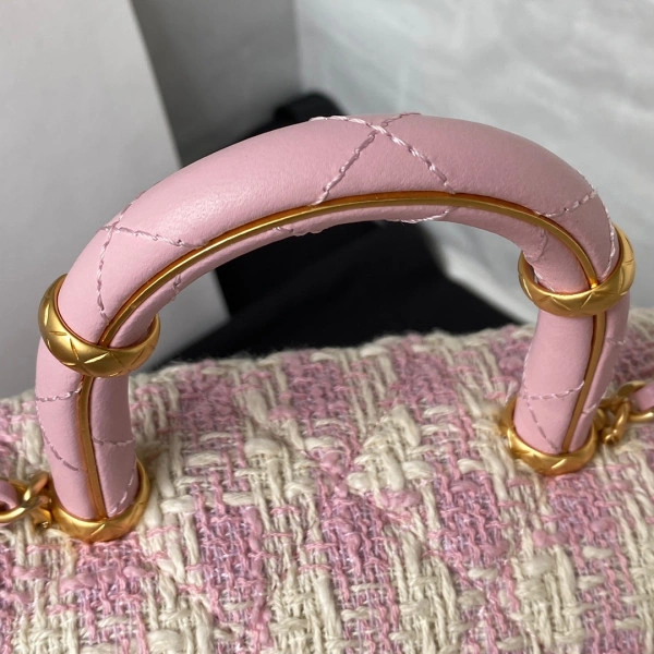 CHANEL FLAP BAG WITH TOP HANDLE StreetReady 957 - Image 5