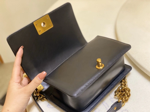 CHANEL BOY BAG 20CM Popular 174 - Image 8