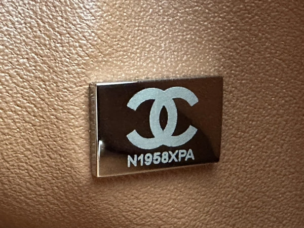 Fashionable CHANEL FLAP BAG 389 - Image 10