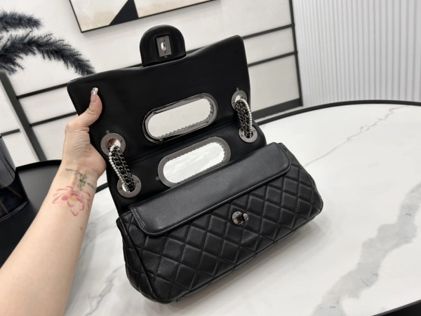 CHANEL LARGE FLAP BAG WITH TOP HANDLE UrbanStyle 959 - Image 8