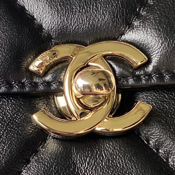 Comfortable CHANEL SMALL BOX BAG 1528 - Image 4