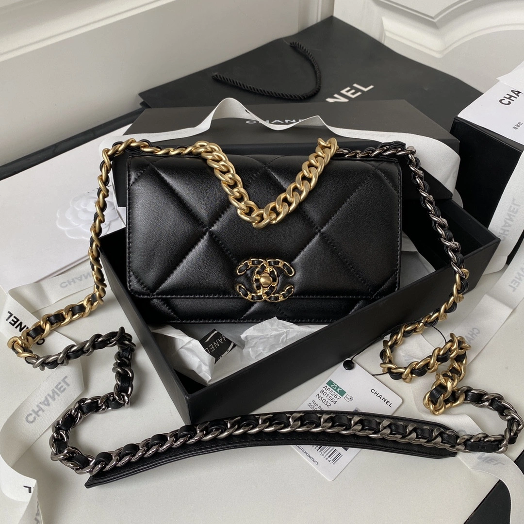 CHANEL 19 WALLET ON CHAIN AllSeason 33
