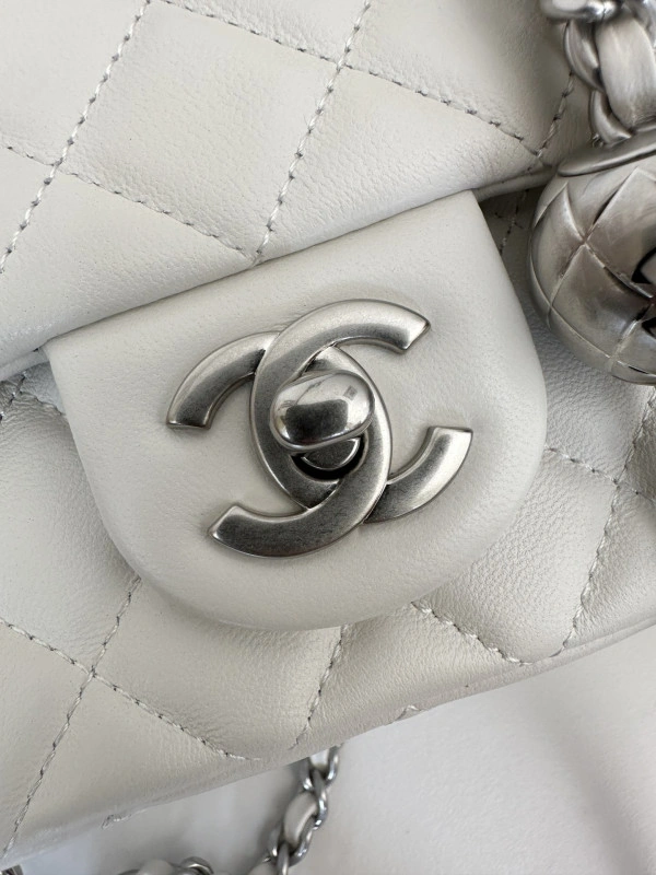 CHANEL FLAP BAG Fashionable 384 - Image 6