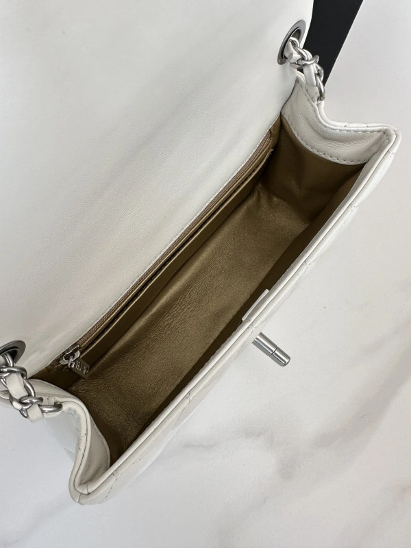 CHANEL FLAP BAG Fashionable 384 - Image 9