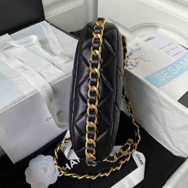 CHANEL HOBO BAG Comfortable 1472 - Image 7