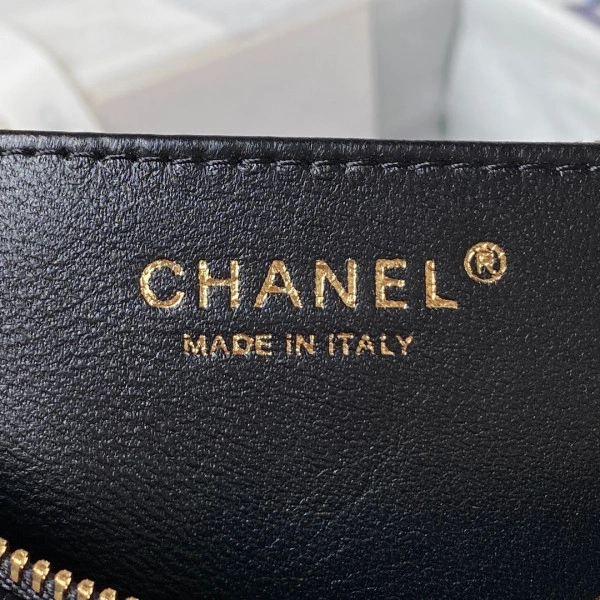 CHANEL HOBO BAG Comfortable 1472 - Image 9