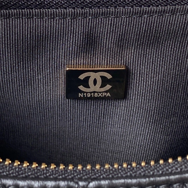 CHANEL HOBO BAG Comfortable 1472 - Image 10