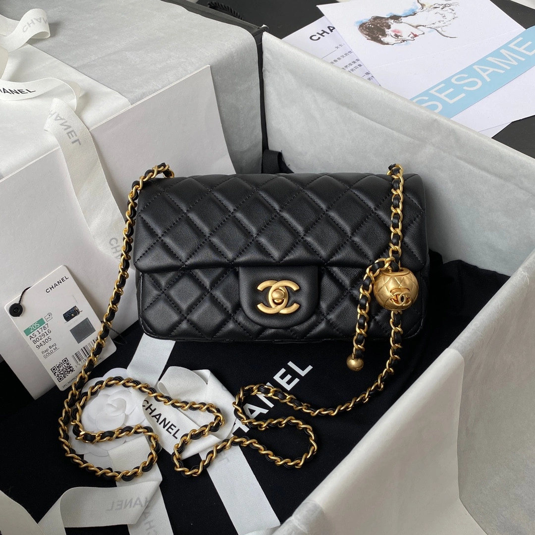 Popular CHANEL FLAP BAG 20CM 295