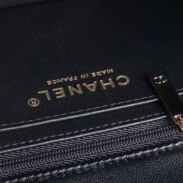 CHANEL Mini CHANELassic Handbag With Top Handle AllSeason 925 - Image 10