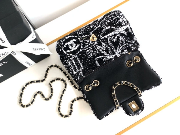 CHANEL FLAP BAG 20CM Popular 284 - Image 6