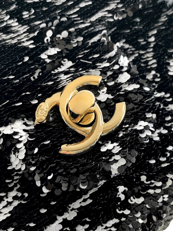 CHANEL FLAP BAG 20CM Popular 284 - Image 7